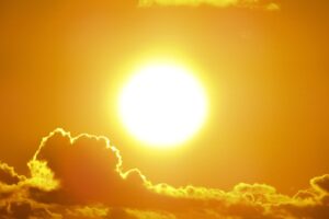 Can Looking at the Sun Briefly Harm Your Eyes? featured image